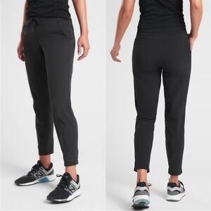 Athleta ‘Midtown’ Reflective Ankle Skinny Activewear Sweat Pants size 2 in Black